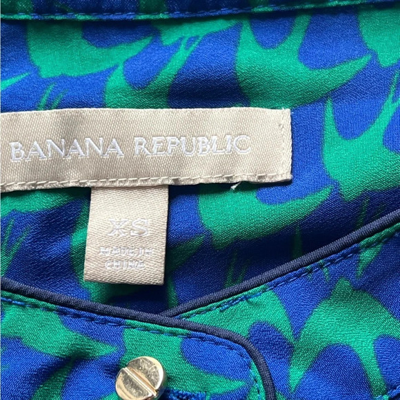Banana Republic blouse blue green printed All Day top retro XS - Picture 3 of 7